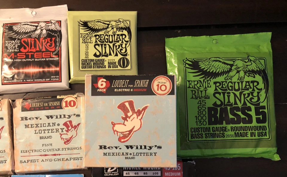 Lote de juegos de cuerdas para guitarra y bajo Foto 3 de 4