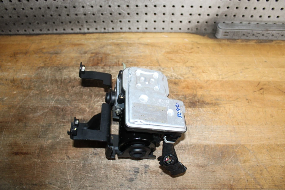 2003 Chevy Silverado/GMC Sierra 2500 3500 ABS BRAKE MODULE 13567121 6.6 DURAMAX - Image 4 of 4