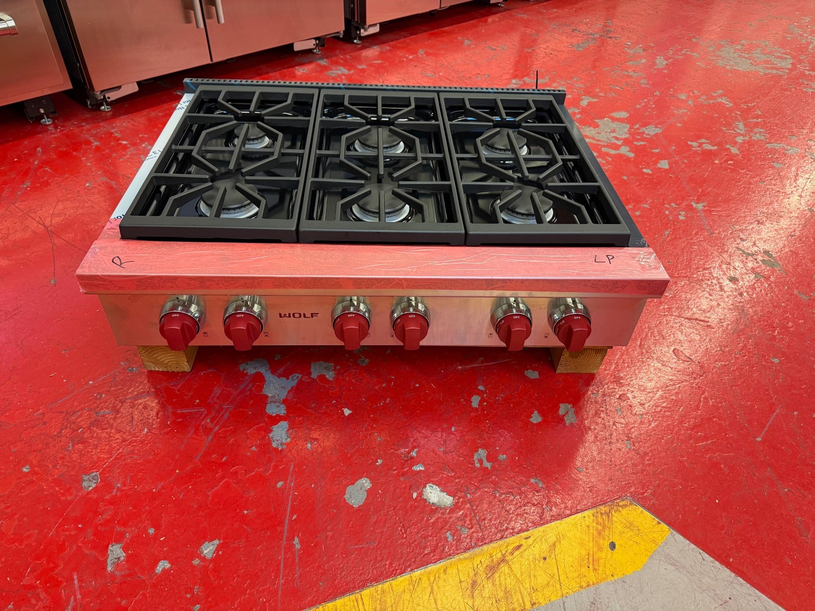 36” Wolf LP Range Top SRT366LP (Used)