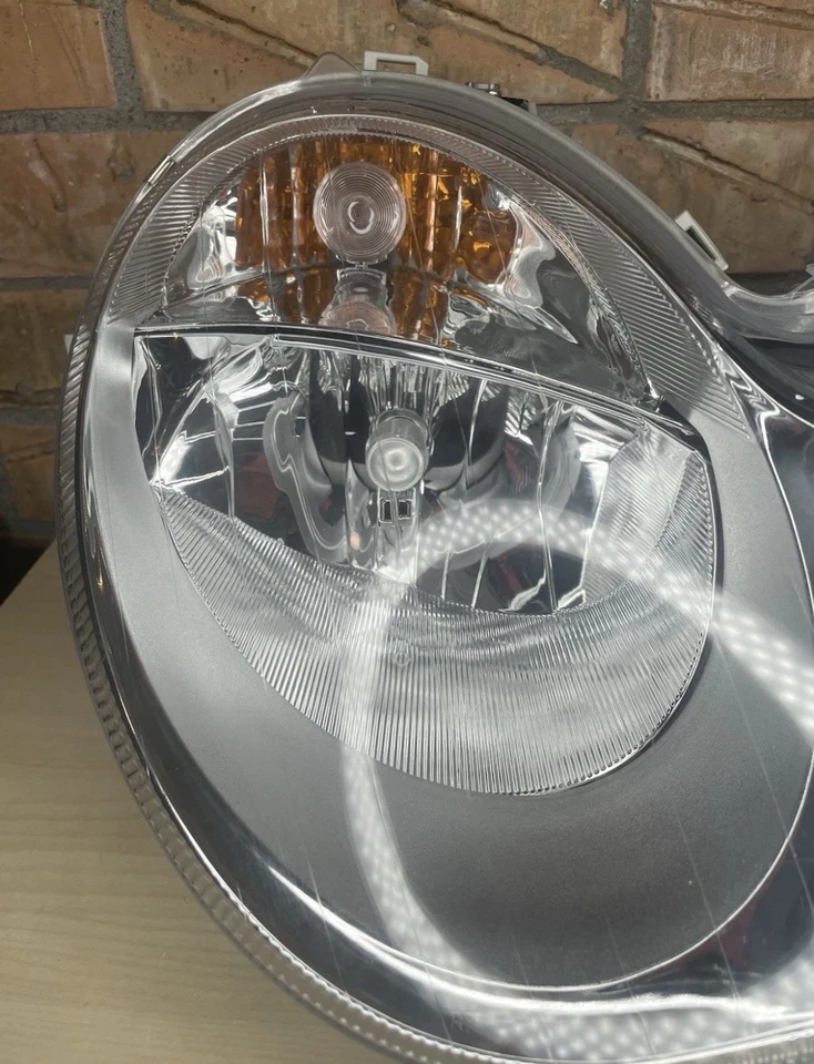 Lâmpada de farol TYC para 05-07 Mercedes Benz classe C passageiro 20-6979-00 - Imagem 2 de 4