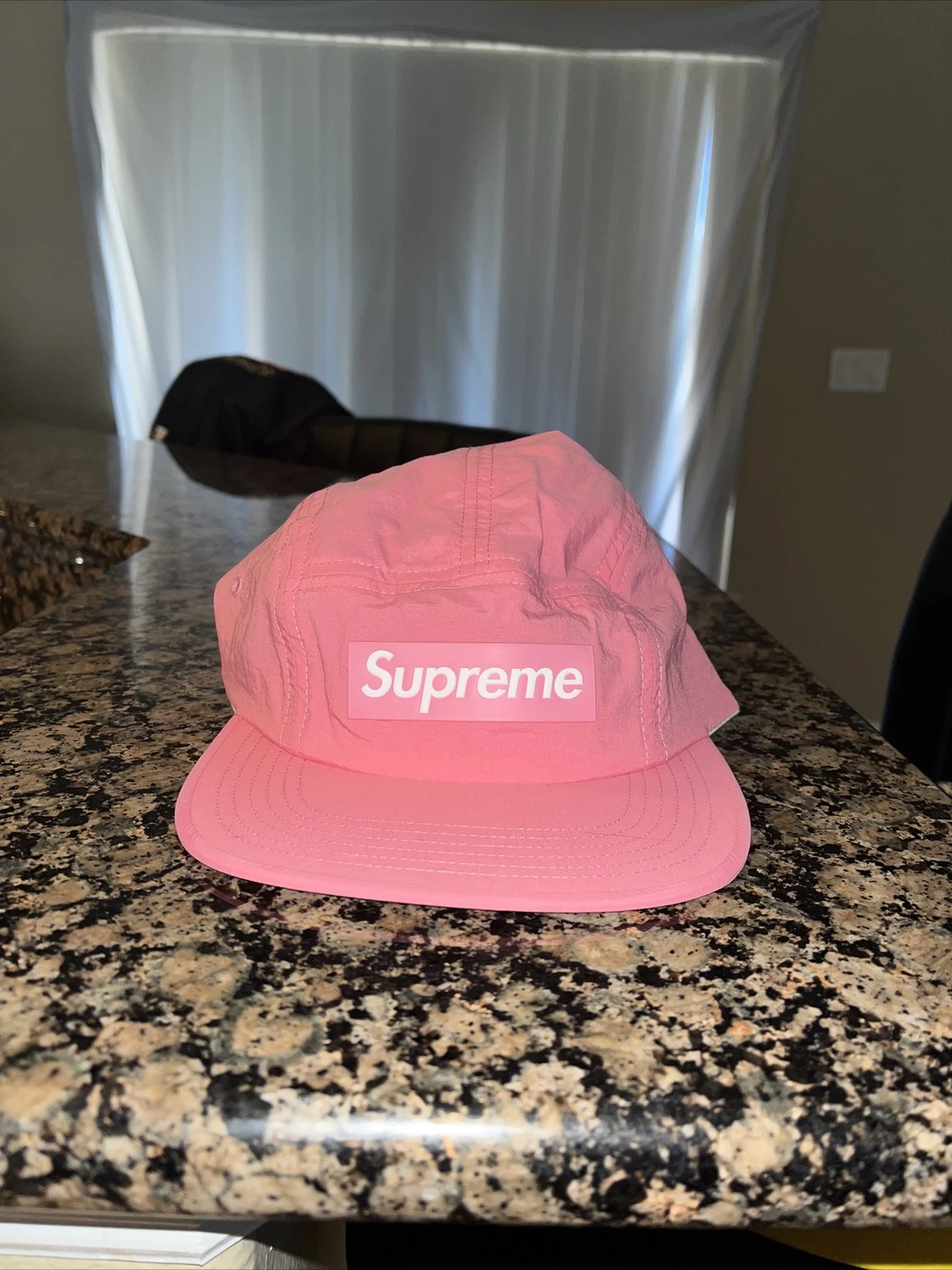 Casquette de camp Supreme New York SS18 logo surélevé patch rose M/L 100 % authentique