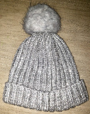 JUSTICE girls gray knit WINTER BEANIE HAT SILVER SPARKLE POMPOMS one size NICE 