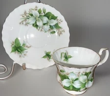 Royal Albert Trillium Cup & Saucer Set England Bone China Excellent Cond
