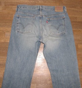 lightweight levi jeans