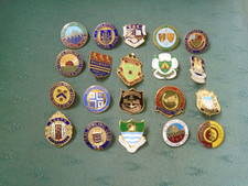 JOB LOT COLLECTION OF 20 DIFFERENT UK ENAMEL BOWLS BOWLING CLUB PIN BADGES