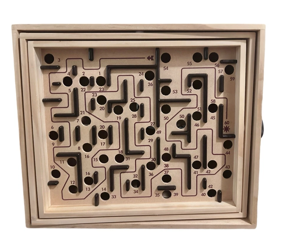 Головоломка BRIO Labyrinth Game 34000 Wood Tilt с коробкой и 2 мячами - полная - Изображение 3 из 3