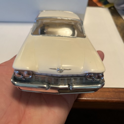 1959 Chrysler New Yorker Plastic Promo Model By Johan 1/25 Scale White / Red - Picture 4 of 12
