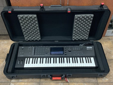 Akai Professional MPC Key 61 Production Synthesizer With Gator Case