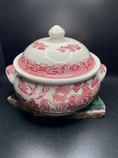 Vintage Churchill China Red Willow 9”x7.5” Cover Vegetable Soup Tureen England