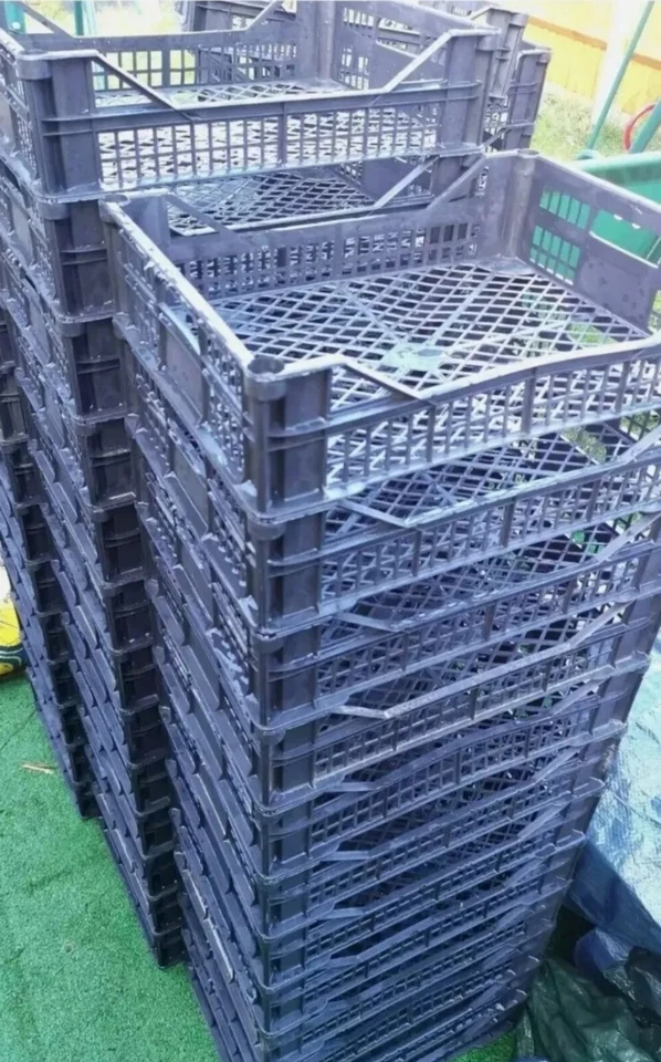 4 x Large Plastic Storage Crate Box Tray Stackable Basket, Container 50x30x22cm - Image 4 of 4