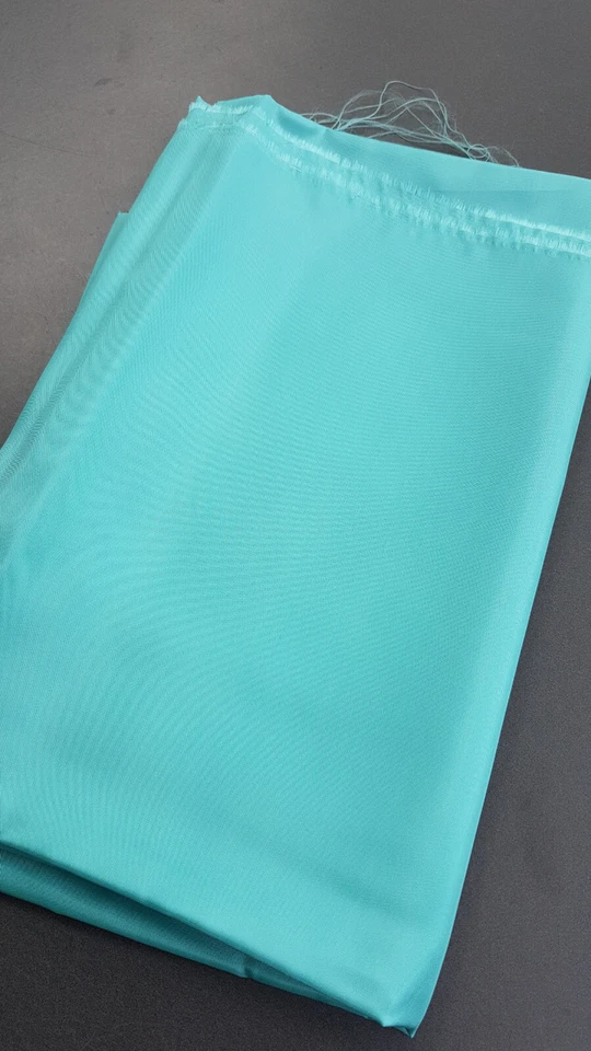 Futterstoff türkis, kräftige Qualität, neu,  Polyester  B 140cm   L 210 cm 