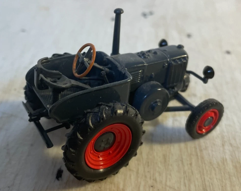 Mixed European tractors diecast junkyard plus - Image 2 of 4