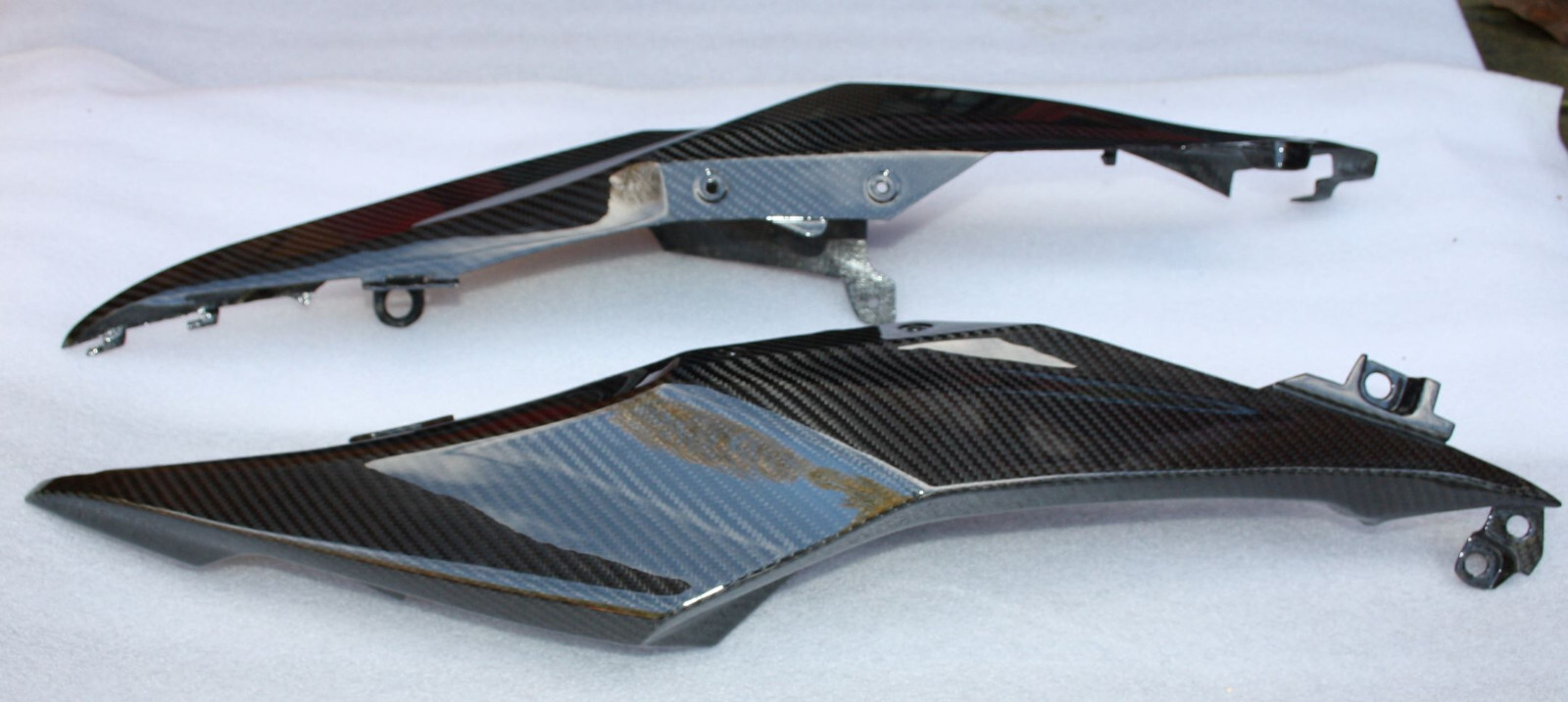 Flancs de coque arrière Suzuki GSXR 1000 2026 en carbone