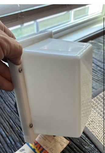 General white box security light many uses new light  - Picture 1 of 3