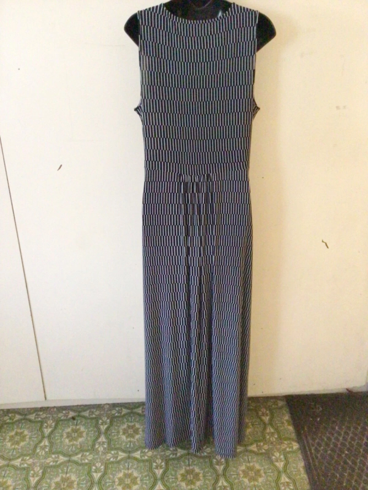 Picture 4 of 5