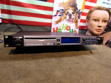 ESTATE   VINTAGE TASCAM CD-01U PRO RACK MOUNT CD PLAYER  READ DESCRIPTION