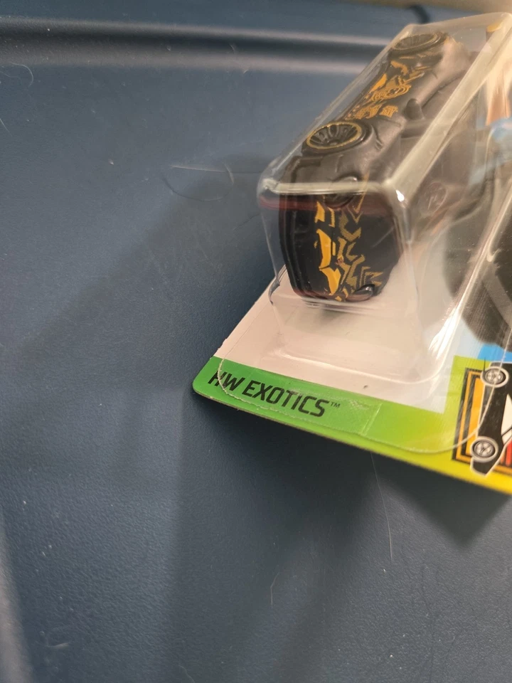 Hot Wheels 2017 HW Exotics — Porsche 911 GT3 R5 — короткая карточка No4/10 - Изображение 3 из 4