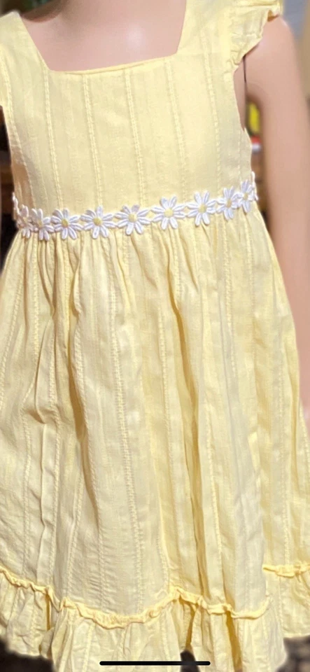 VESTIDO SOPHIE ROSE TALLA 4 NIÑAS AMARILLO DULCE CON VOLANTES CON MARGARITAS Y LAZOS 🎀 ESPALDA Foto 2 de 4