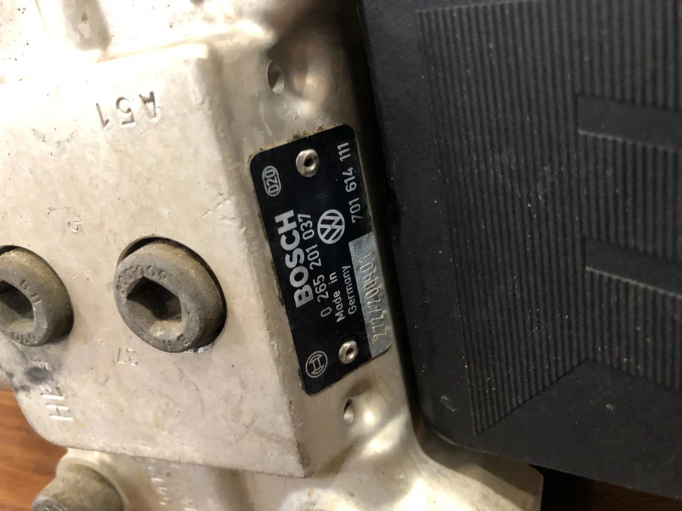 VOLKSWAGEN EUROVAN 1993 ABS BOMBA DE FRENO SISTEMA ANTIBLOQUEO MÓDULO 0265201037 OEM Foto 4 de 4