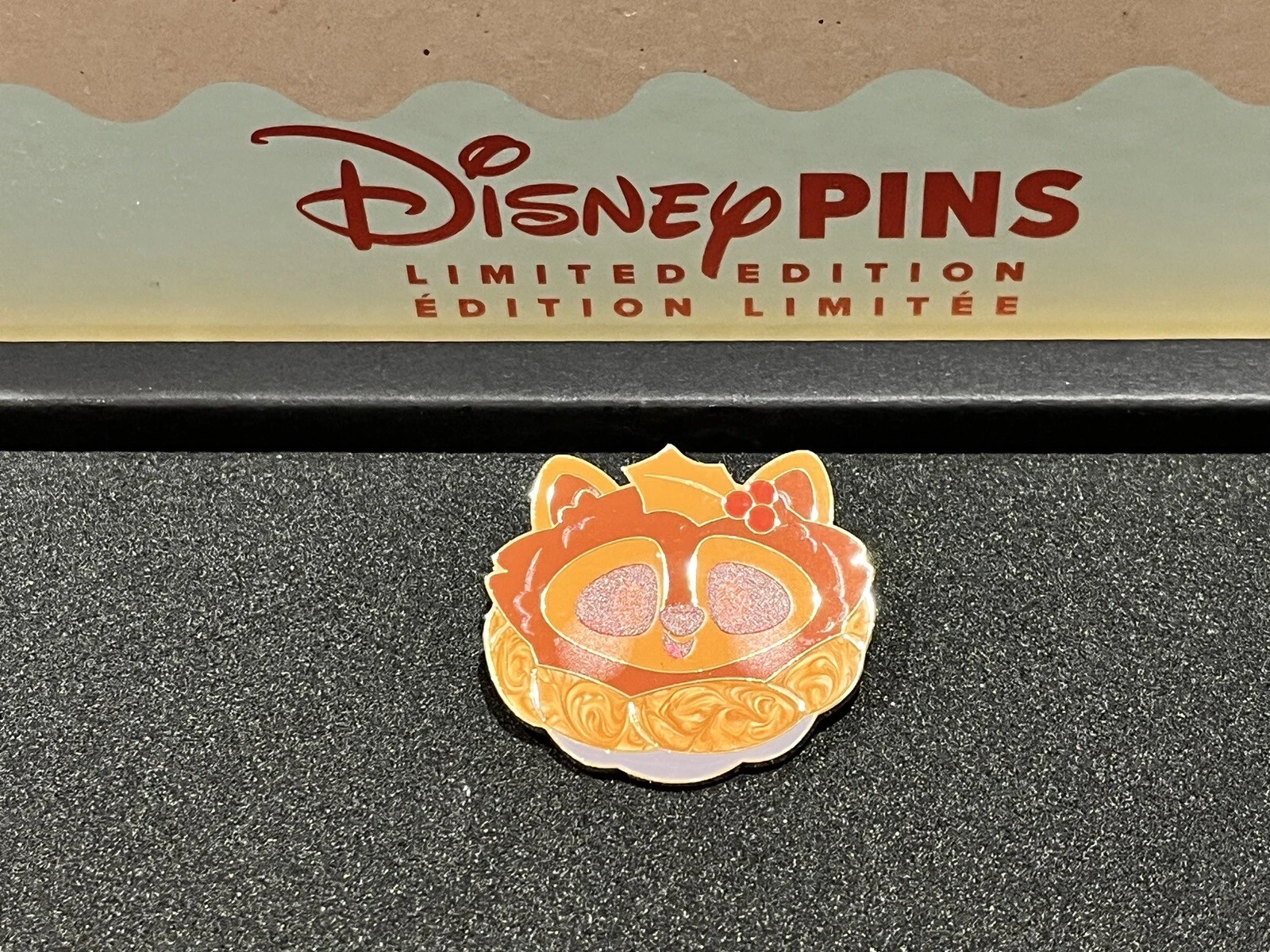 Disney Munchlings Ltd. Ed. Pin 1 of 2600 (from Advent Calendar), Meeko - NEW