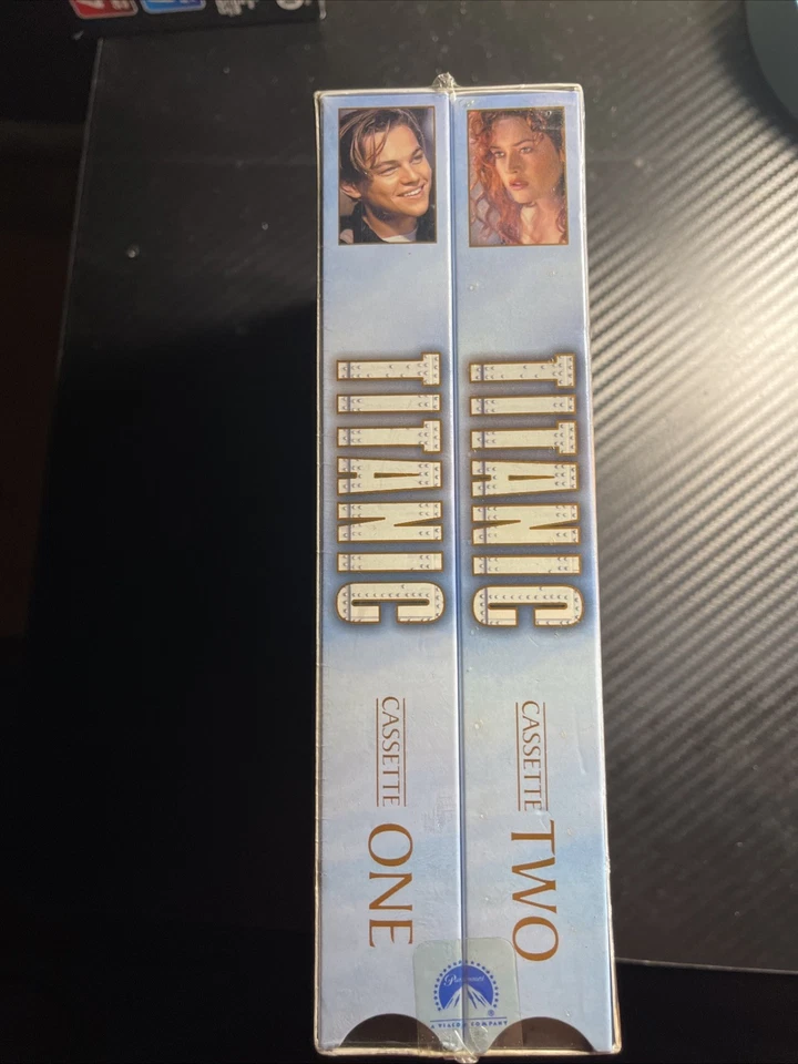 Titanic 1997 Movie VHS Part 1 & 2 Box Set Factory Sealed New In Box Paramount  Foto 4 de 4