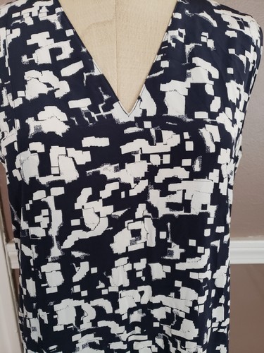 NEW!! MSRP $395 Gorgeous Sleeveless 100% Silk Dress By Vince!! Size 12!! - Picture 2 of 7