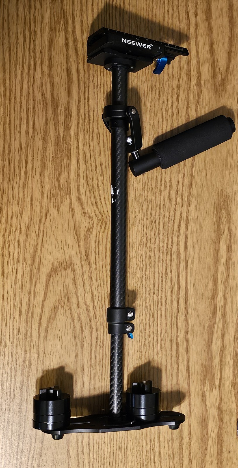 NEEWER Carbon Fiber Camera Stabilizer Mount EUC for photography and video