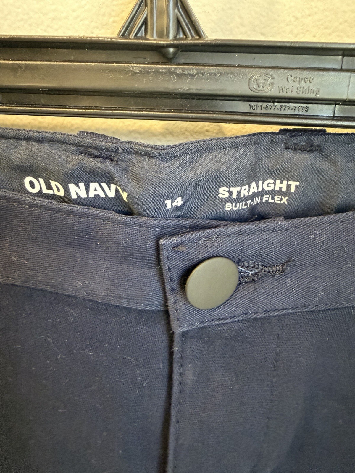 Old Navy Boys Straight Cut Built-In Flex Chino Pants (Size 14).  New With Tags￼