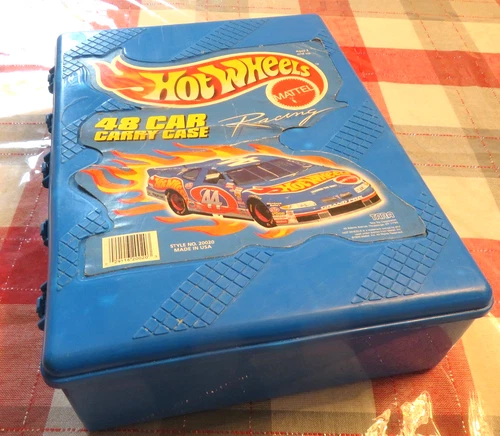 Hot Wheels Travel Case and 48 Vintage Hot Wheels & Matchbox Cars