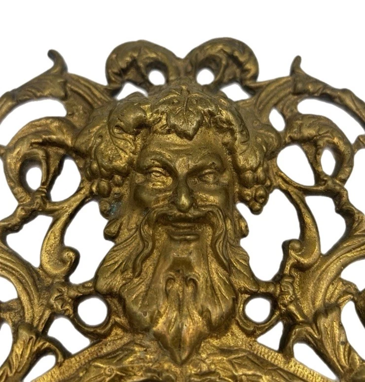 Antiguo marco de espejo de pared biselado de latón victoriano Bradley Hubbard #3509 Foto 2 de 4