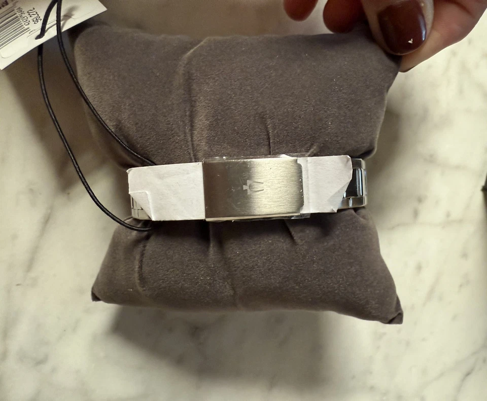 Bulova Women's Classic Quartz Silver Stainless Steel Watch 32MM 96L272 - Image 3 of 4