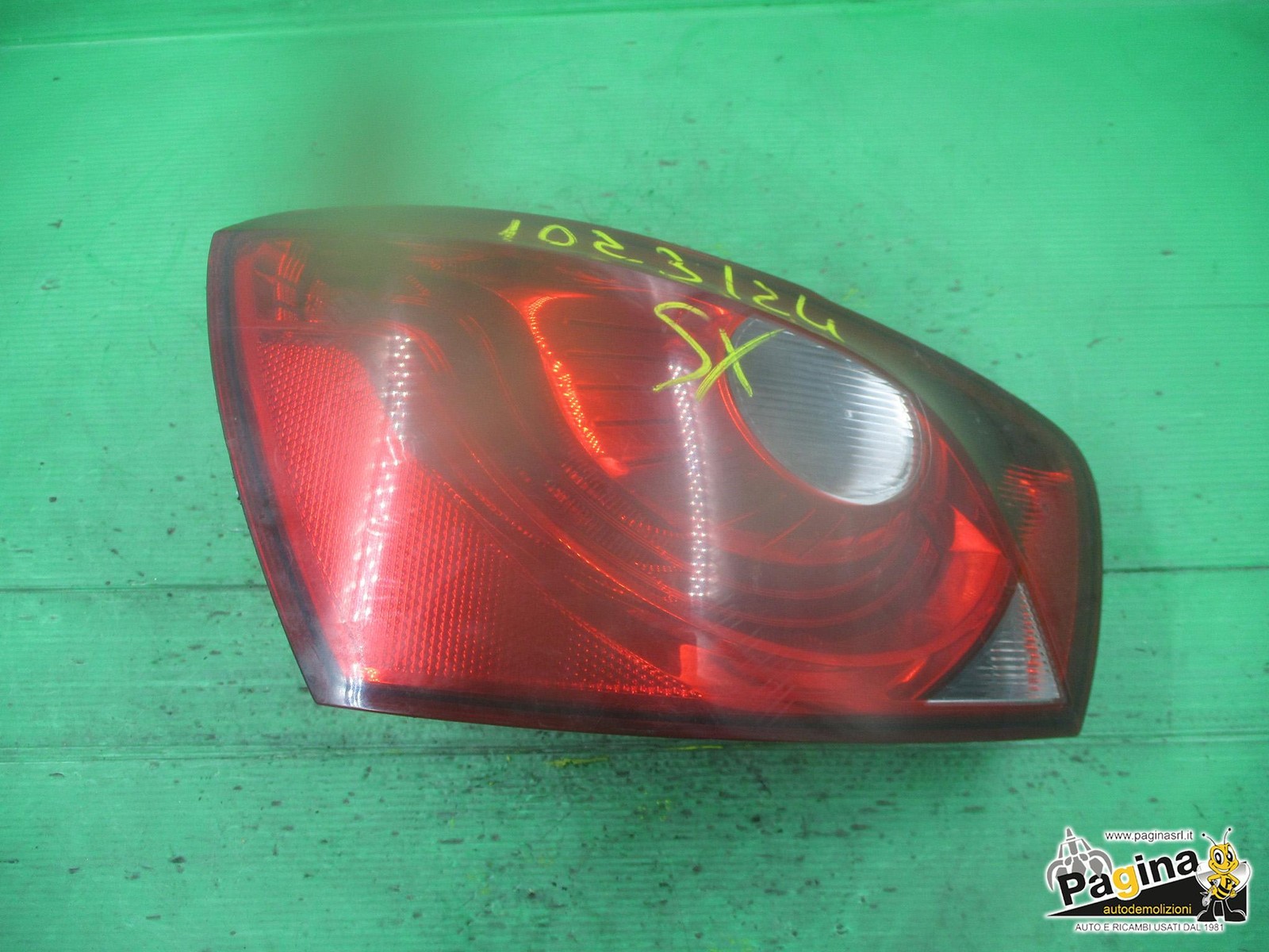 6C0945095M Fanale post. SX VOLKSWAGEN POLO (6C) 1.0 MPI (44Kw) Ber 3p/b/999cc
