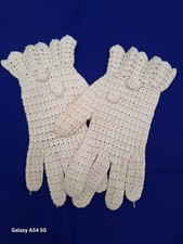 Vintage Ivory Crocheted Ladies Gloves Fluted Cuffs Small 1940-1950's