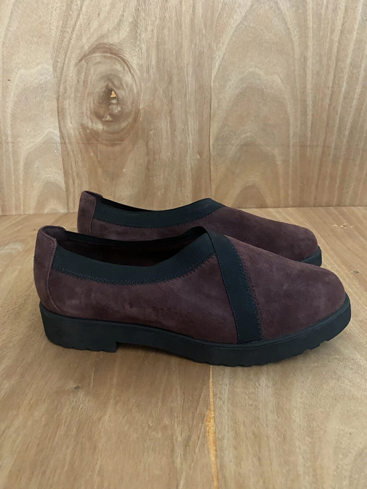 Mocassini CLARKS Artisan da donna leggeri Bellevue in cedro scamosciato prugna US 8 5