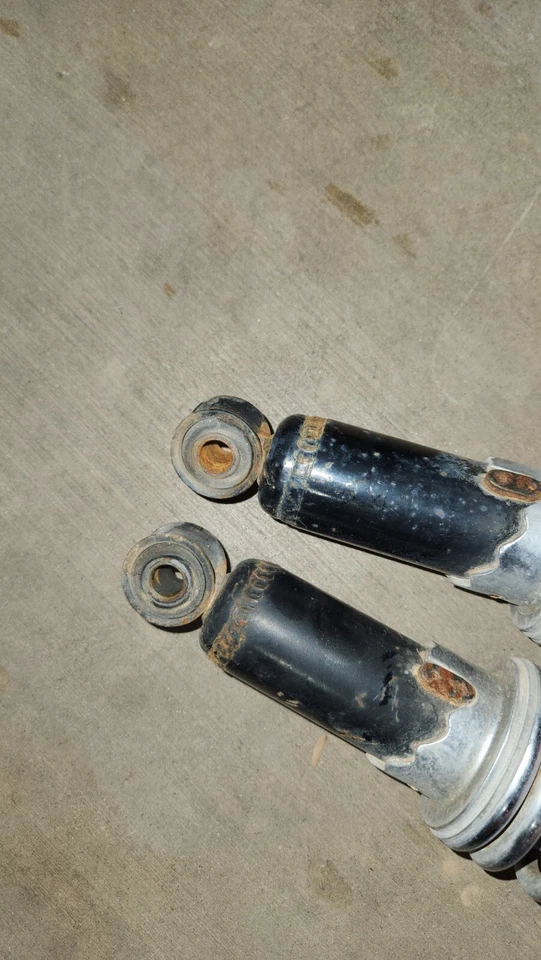 Amortiguadores traseros Kawasaki KZ650 SR/LTD 1978-1980 Foto 3 de 4