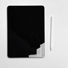 Apple iPad Pro 11   2018 64 gb WiFi Silver   Cracked Glass but Functional