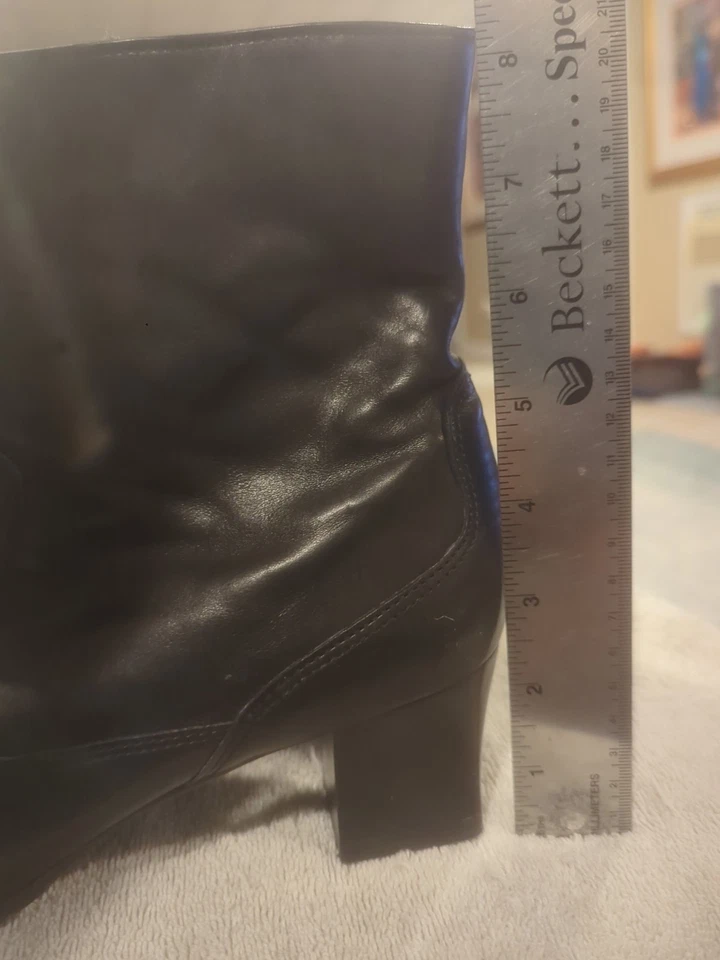 Botas femininas Ara Luftpolster couro preto com zíper no tornozelo tamanho 9,5 EUA - Imagem 3 de 4