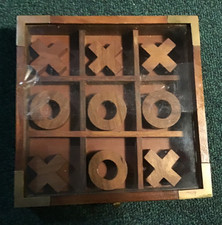 Tic~Tac~Toe Classic Game Set Teak Wooden Storage Box 5 Xs&4 O’s Brass Corners