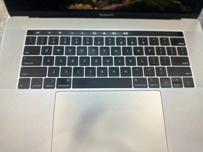 MacBook Pro 15  Intel i7-9750H 2.6GHz 16GB DDR4 256GB SSD Radeon Pro 555x A1990