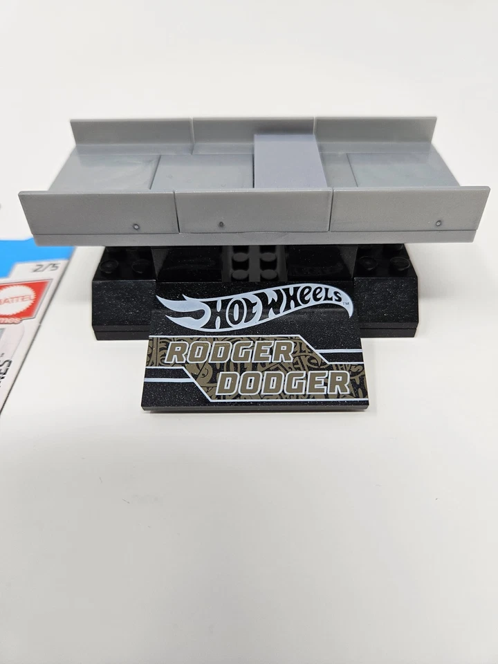 Mattel Mega Construx Hot Wheels Rodger Dodger 1:64 Car and stand ONLY - Image 3 of 4