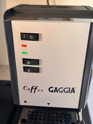 Gaggia Expresso Coffee Deluxe  Maker Model 37002- Silver with base - Italy