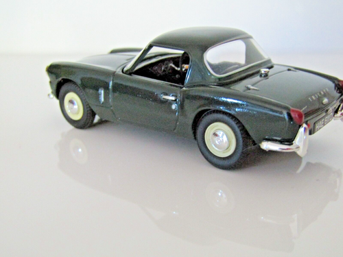 Vanguards VA06702 Triumph Spitfire MKII Conifer Green 1:43 Scale Diecast - Picture 6 of 7