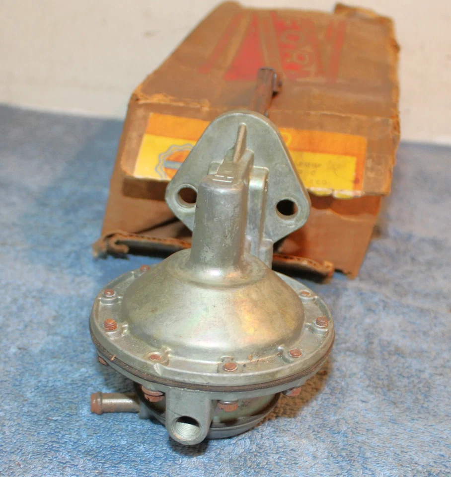 Ford Fairlane 500 1962 1963 1964 nuevo de Lote Antiguo Reman 221 260 8 cilindros montaje de bomba de combustible Foto 2 de 4