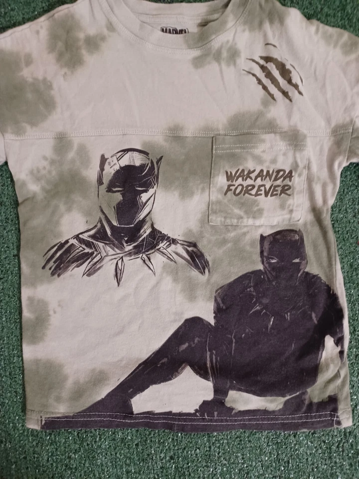 Camiseta Juvenil Negra Pantera Wakanda Forever Bolsillo Talla XS Foto 2 de 4