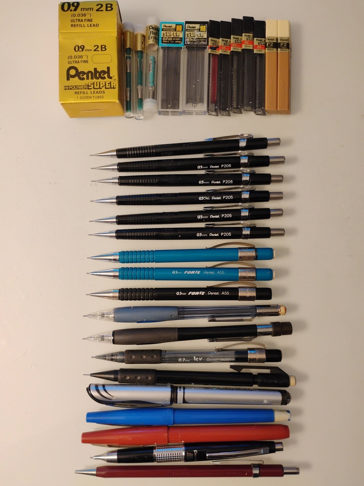 0.5 Slim Brown + Lot Of 18 Pentel