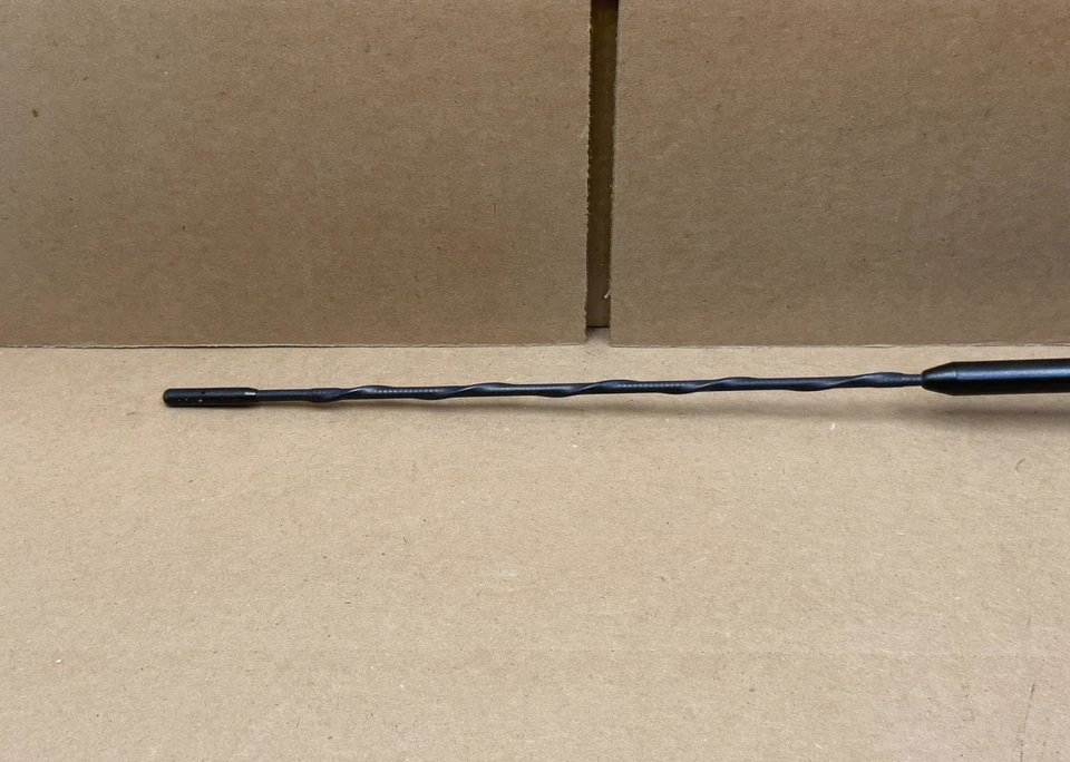 Mástil y módulo de antena satelital Mazda MX-5 Miata 2016-2025 PO41 OEM Foto 2 de 4