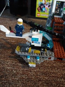 LEGO City Prison Island set 60130 complete 1 Broken Clip 2 Peeling Stickers