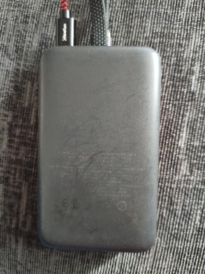 Anker Zolo 10000mAh 30W with built in USB C cable and USB and Usb C port - Image 3 of 4