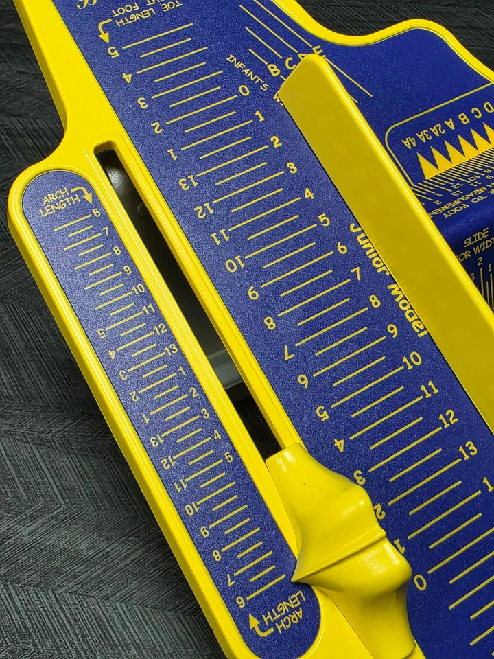 Dispositivo Brannock Genuino Ultra Fit Modelo Junior Dispositivo de Medición de Pie Azul Amarillo Foto 4 de 4