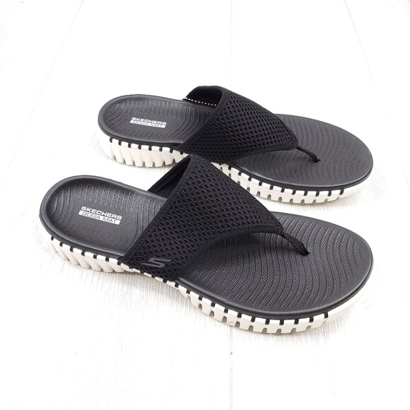skechers go walk flip flops